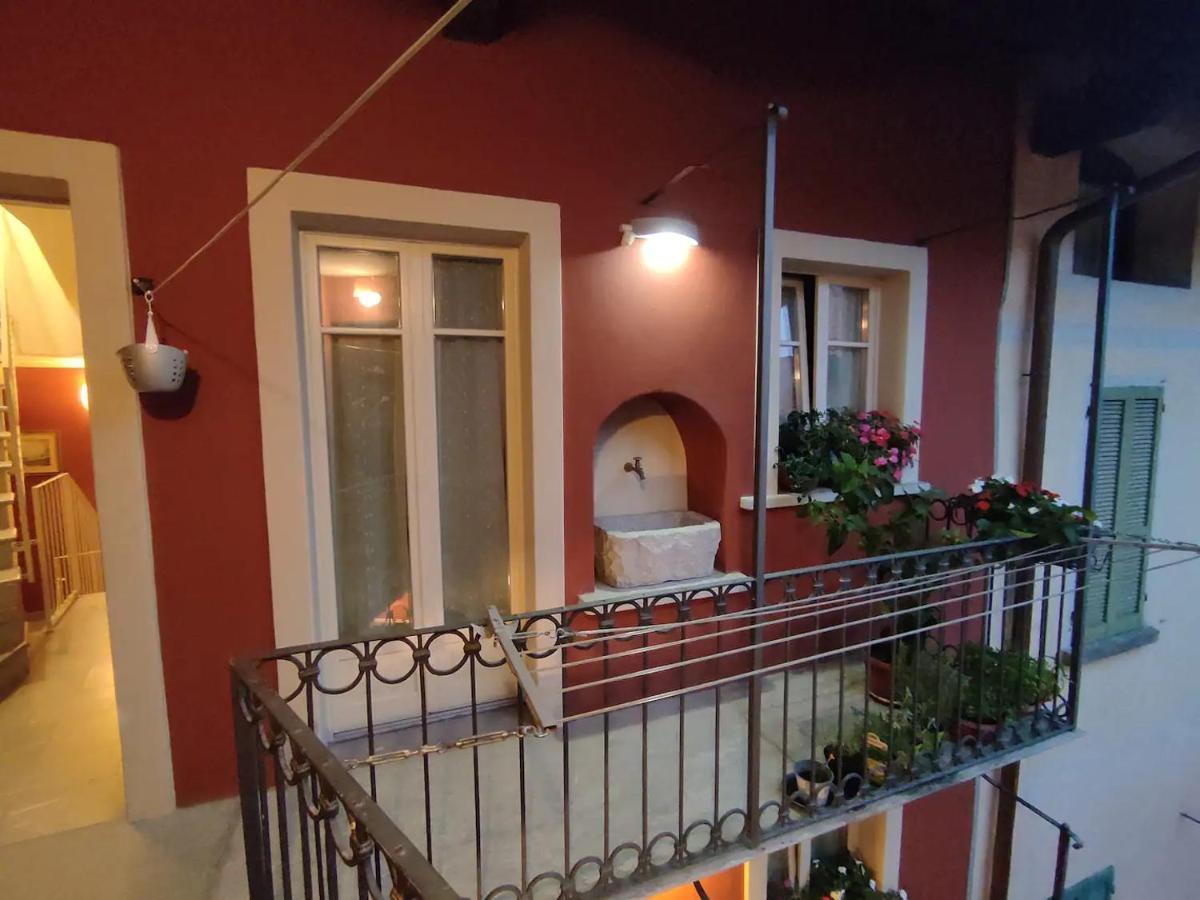 Appartamento Le Rondini C Intra Exteriör bild